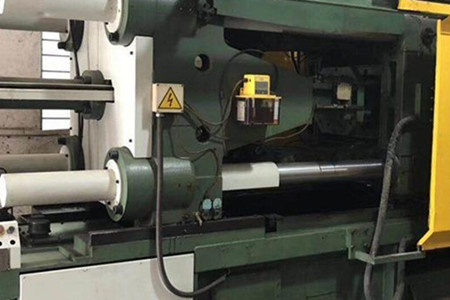 為何冷室壓鑄機(jī)壓鑄的配件中有銀紋？